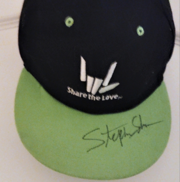Black and Green Hat with Signature Design - Picture 8 of 8